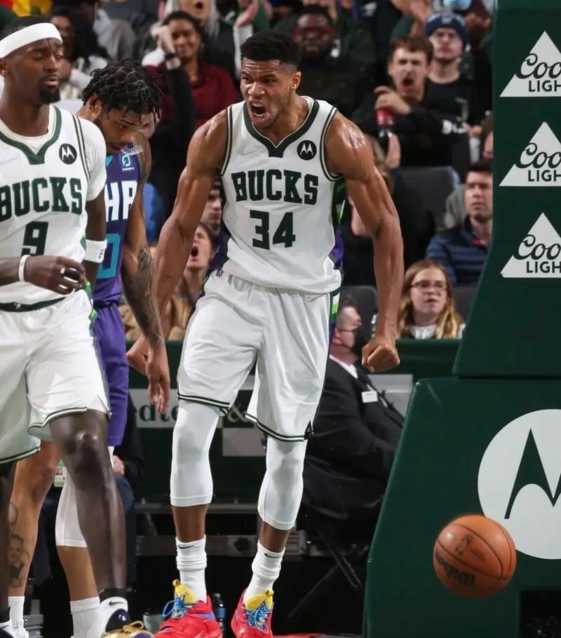 落花时节又逢君，拉什福德和林加德再度同场竞技（绿茵再会：拉什福德与林加德同场亮相）