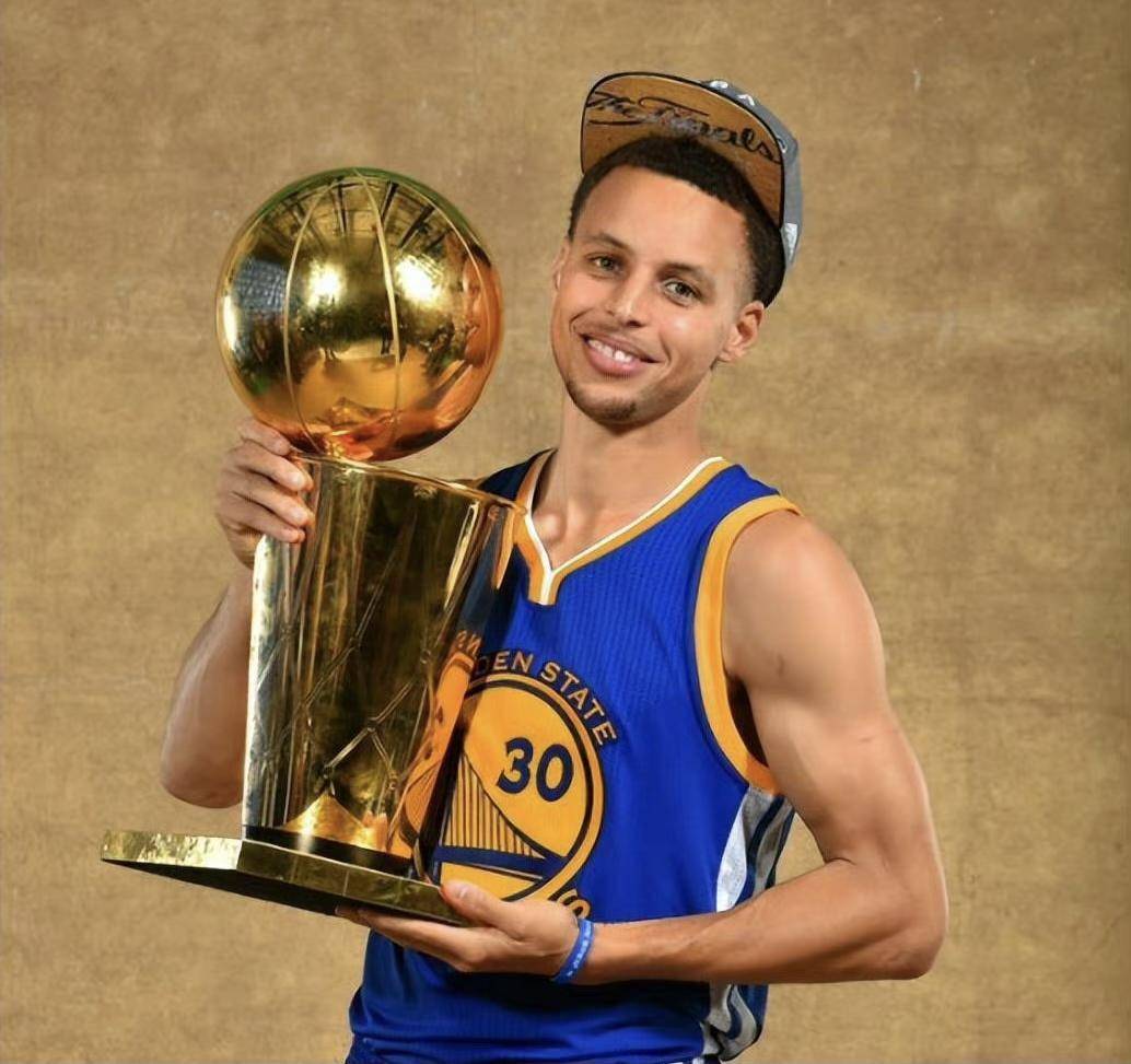 足球中超发布赛程海报，视觉效果炸裂（中超官宣赛程海报，视觉冲击力爆表）